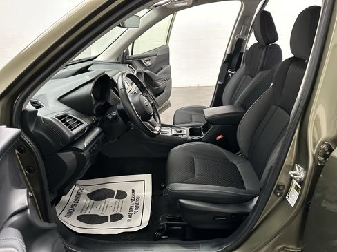 Used 2023 Subaru Forester Premium image 16