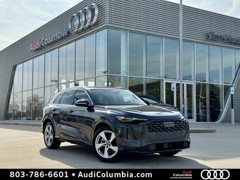 New 2025 Audi Q5 Prestige image 1