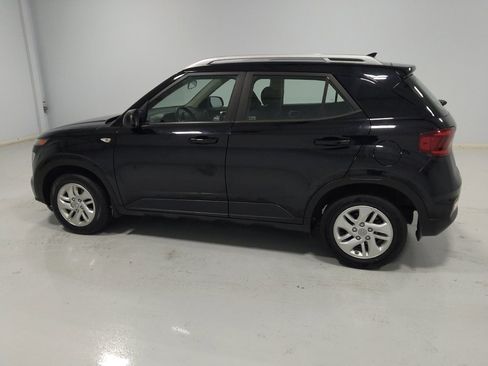 Used 2020 Hyundai Venue SEL w/ Convenience Package image 3
