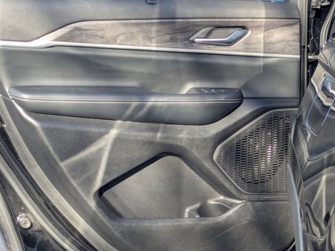 Used 2024 Jeep Grand Cherokee L Limited w/ Luxury Tech Group II image 26