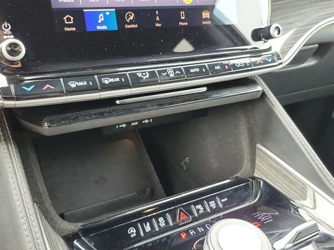 Used 2022 Jeep Wagoneer Series III AWD/4WD image 18