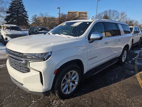 Used 2023 Chevrolet Suburban Premier AWD/4WD image 7