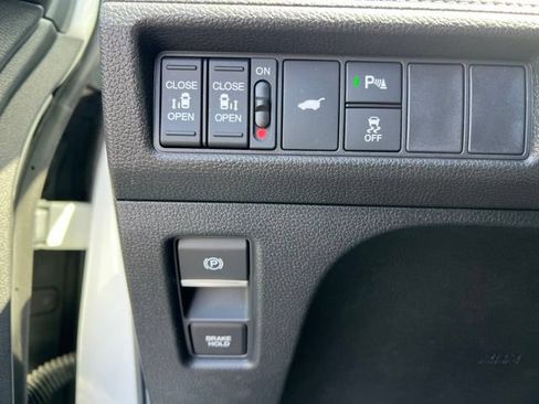 Used 2025 Honda Odyssey Elite image 6