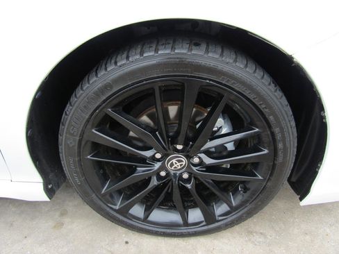 Used 2021 Toyota Camry XSE image 7