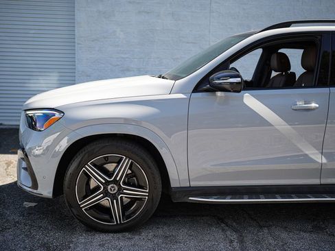 Used 2024 Mercedes-Benz GLE 350 4MATIC w/ AMG Line Exterior image 11