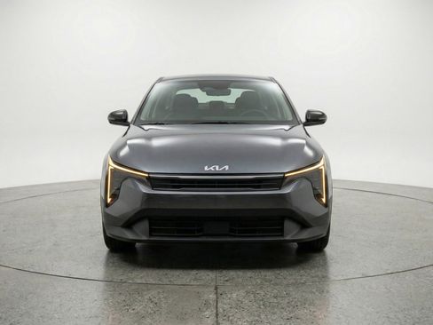 Used 2025 Kia K4 LXS image 2
