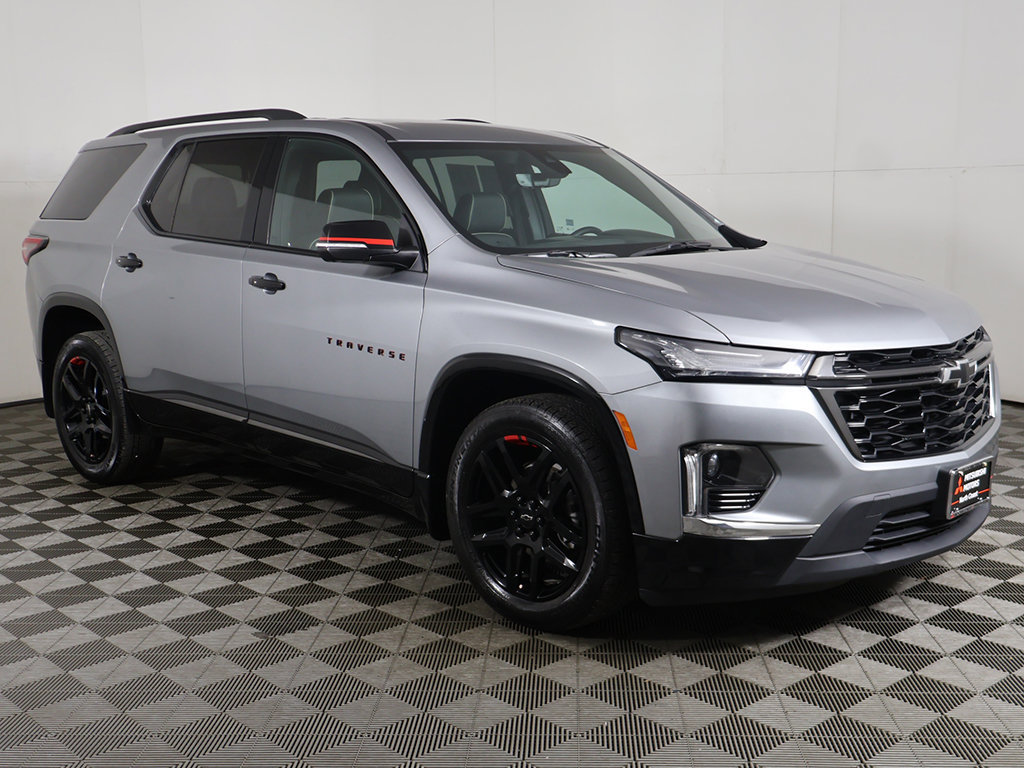 Used 2023 Chevrolet Traverse Premier w/ Redline Edition AWD/4WD image 2