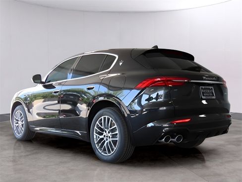 New 2024 Maserati Grecale GT image 5