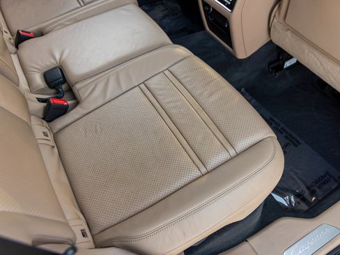 Certified 2023 Porsche Cayenne S image 46