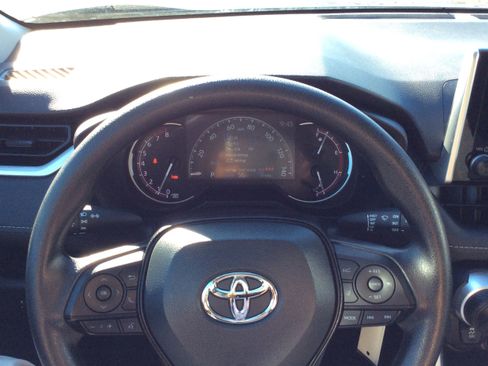 Used 2023 Toyota RAV4 LE image 8
