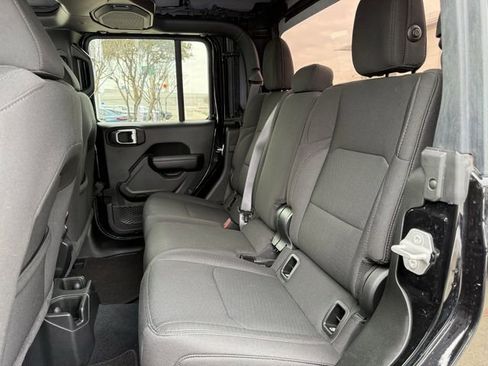 Used 2023 Jeep Gladiator Sport AWD/4WD image 23