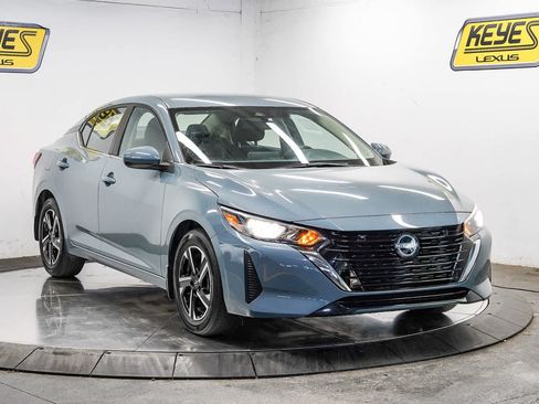 Used 2025 Nissan Sentra SV FWD image 5