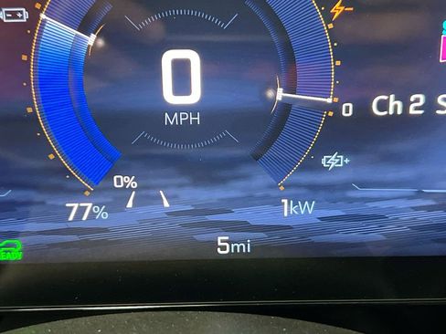 Used 2024 Chevrolet Equinox EV LT FWD image 12