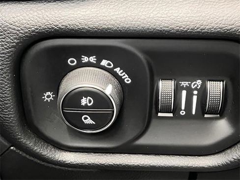 Used 2020 RAM 1500 Laramie image 17