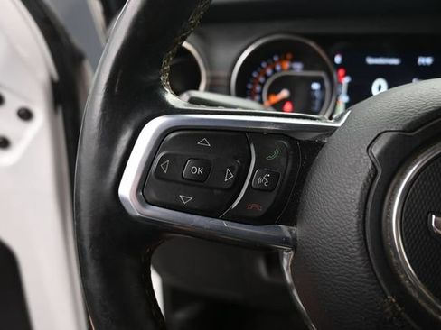 Used 2021 Jeep Gladiator Overland AWD/4WD image 18