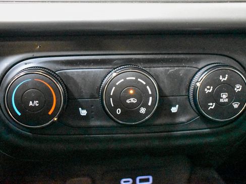 Used 2024 Chevrolet Trax LS w/ LS Convenience Package image 17