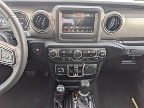 Used 2023 Jeep Gladiator Sport AWD/4WD image 18
