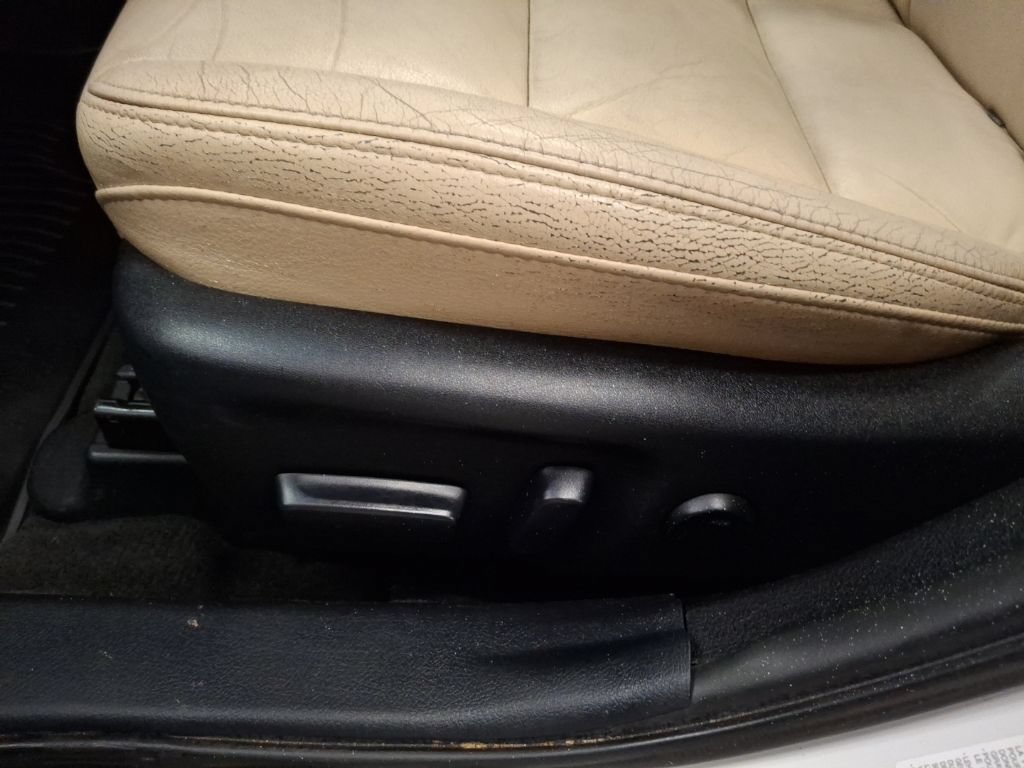 Used 2015 Toyota Avalon XLE Touring FWD image 16