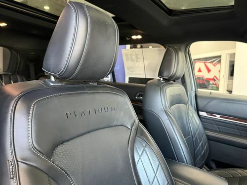 Used 2019 Ford Explorer Platinum AWD/4WD image 28
