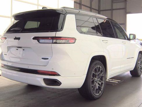 Used 2023 Jeep Grand Cherokee L Summit AWD/4WD image 13