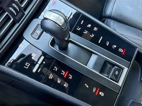 Used 2023 Porsche Macan S AWD/4WD image 28