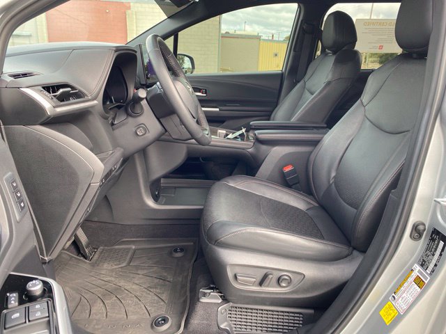 Certified 2025 Toyota Sienna Limited AWD/4WD image 17