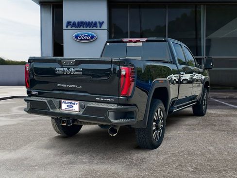 Used 2024 GMC Sierra 2500 Denali Ultimate AWD/4WD image 6