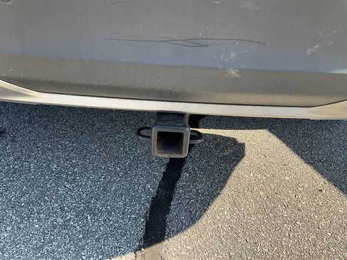 Used 2021 Ford Explorer XLT w/ Equipment Group 202A image 8