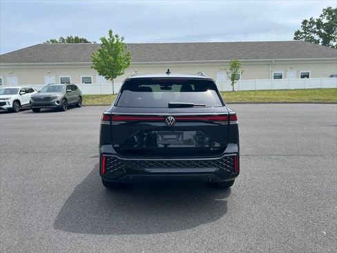 New 2026 Volkswagen Tiguan SE R-Line AWD/4WD image 3
