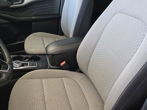 Used 2022 Ford Escape SE w/ SE Sport Appearance Package image 22