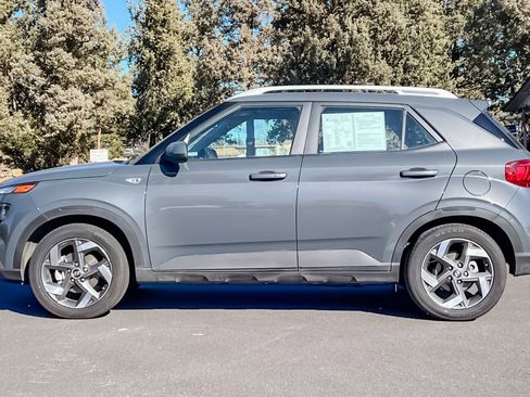 Certified 2025 Hyundai Venue SEL image 8