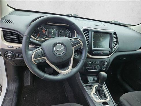 Used 2017 Jeep Cherokee 75th Anniversary FWD image 16