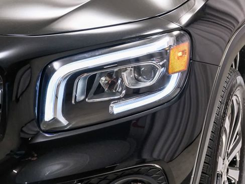 Certified 2022 Mercedes-Benz GLB 250 image 12