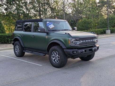 Certified 2025 Ford Bronco Badlands w/ Matte Film Protection Package AWD/4WD image 2