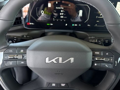 New 2026 Kia EV9 Wind image 18