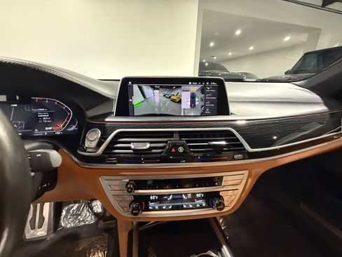 Used 2022 BMW 740i xDrive w/ M Sport Package AWD/4WD image 56