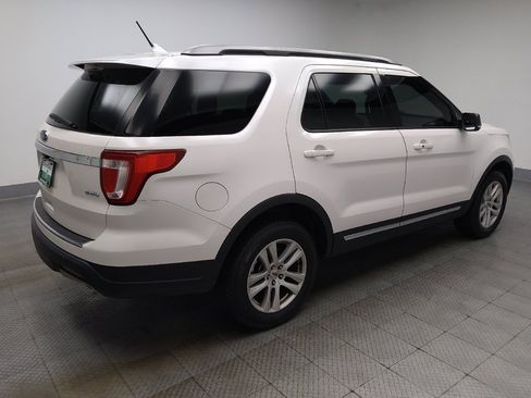 Used 2018 Ford Explorer XLT w/ Equipment Group 202A AWD/4WD image 10