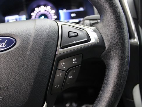 Used 2024 Ford Edge Titanium image 35