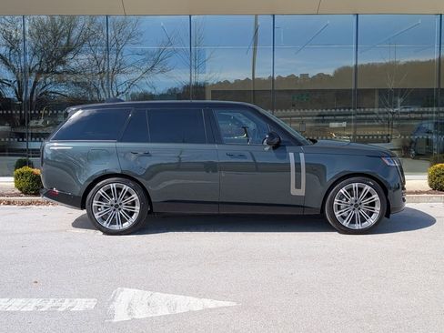 New 2026 Land Rover Range Rover Long Wheelbase SE AWD/4WD image 9
