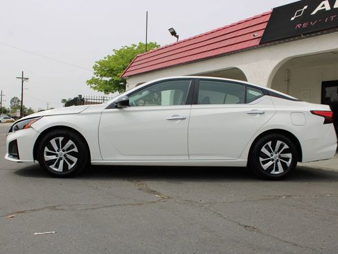 Used 2024 Nissan Altima 2.5 S FWD image 37