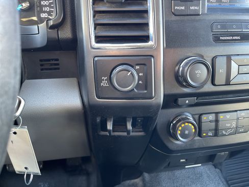 Used 2017 Ford F250 XLT w/ FX4 Off-Road Package image 19