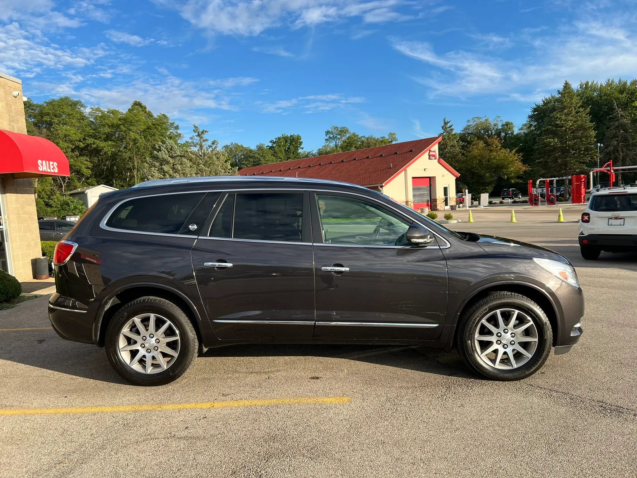 Used 2016 Buick Enclave Convenience w/ Trailering Package FWD image 4