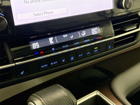 Certified 2021 Toyota Sienna XLE image 26