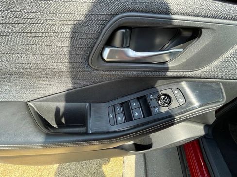 Used 2021 Nissan Rogue SV AWD/4WD image 11