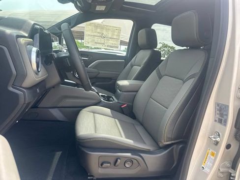 New 2026 Chevrolet Colorado ZR2 w/ Technology Package AWD/4WD image 9