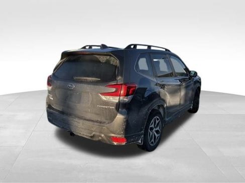 Used 2023 Subaru Forester Premium image 5