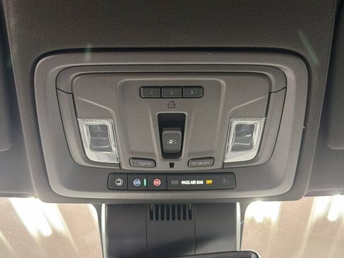 Used 2025 GMC Sierra 1500 SLT AWD/4WD image 34