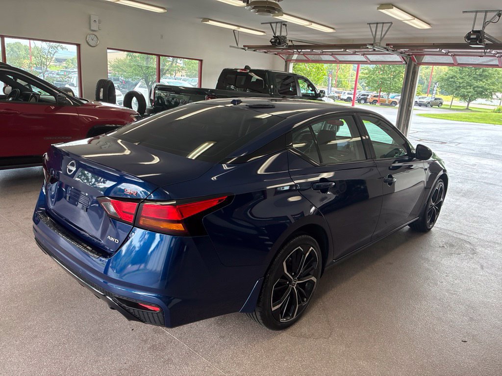 Used 2023 Nissan Altima 2.5 SR AWD/4WD image 23
