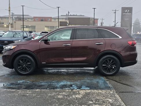 Used 2019 Kia Sorento AWD V6 image 4
