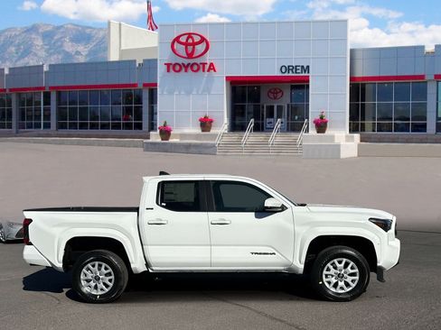 New 2026 Toyota Tacoma SR5 AWD/4WD image 3